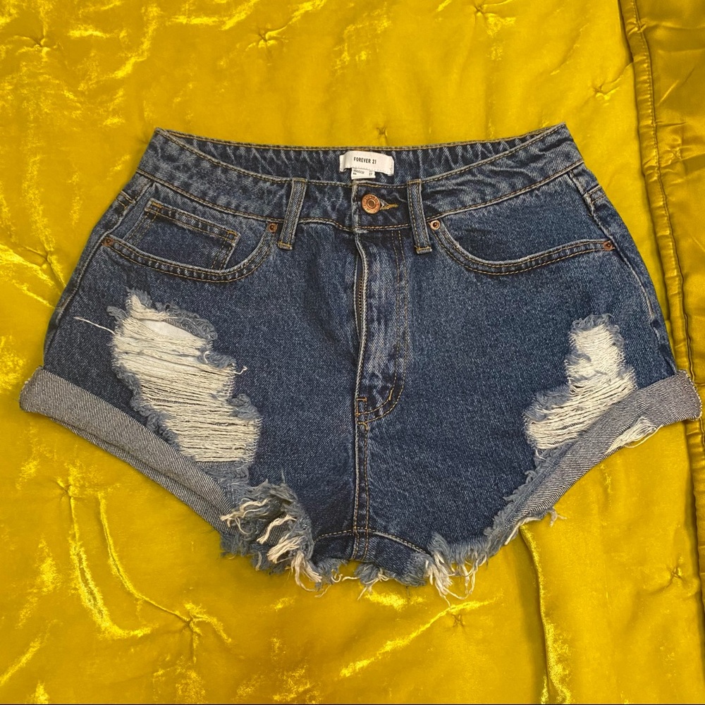 Cut Off Distressed Shorts